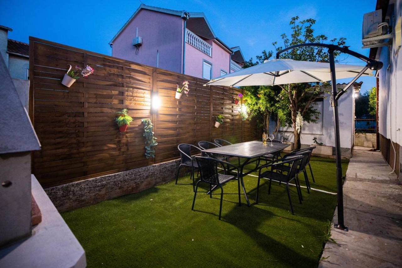 Villa Nila Zara Esterno foto