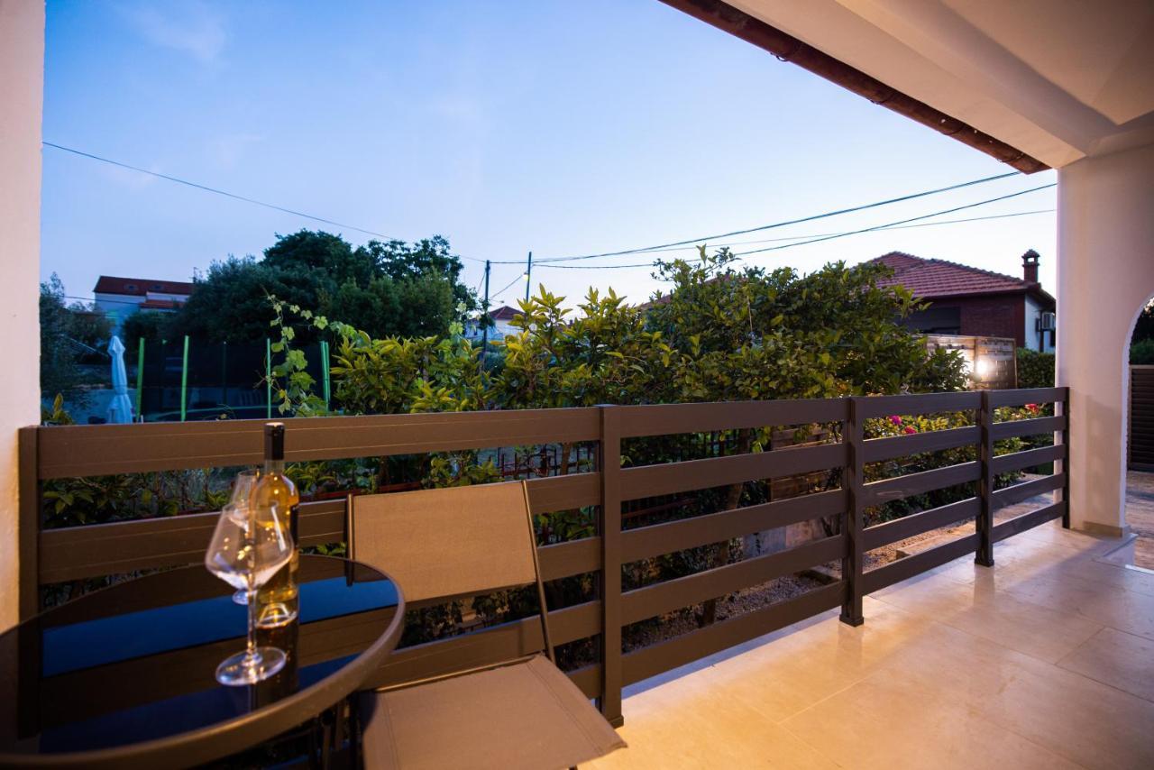 Villa Nila Zara Esterno foto