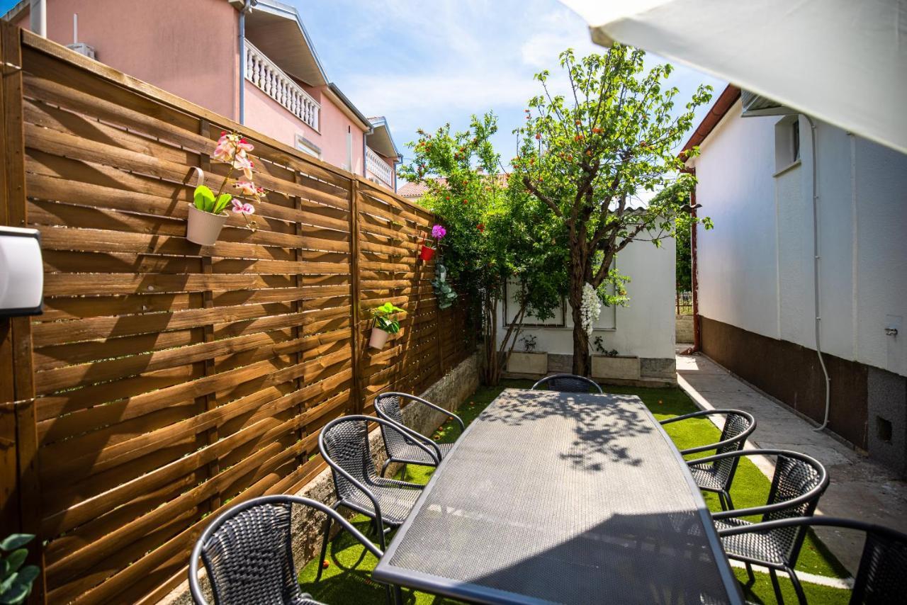 Villa Nila Zara Esterno foto